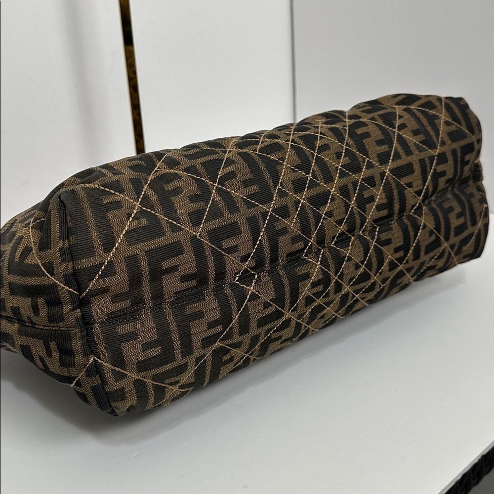 💯Authentic Fendi Brown Zucca Quilted Nylon Large Roll Tote🍀 - Picture 6 of 17